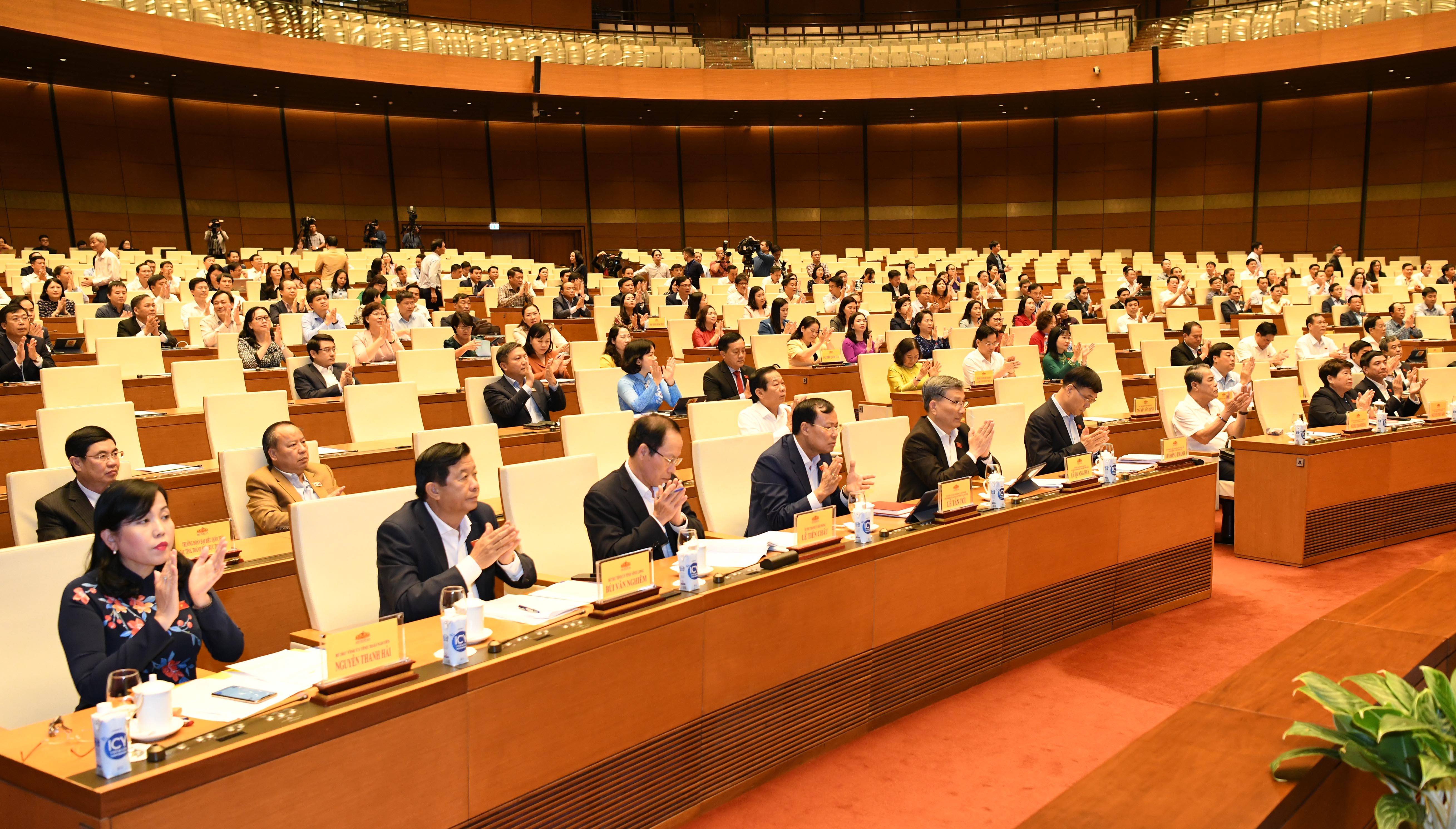 Chủ tịch Quốc hội Vương Đình Huệ dự Hội nghị tổng kết Hội nghị tổng kết hoạt động của Đoàn ĐBQH các tỉnh, thành phố năm 2023, triển khai nhiệm vụ năm 2024 -0