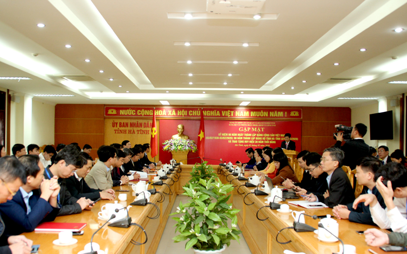 Đảng bộ Văn phòng Đoàn ĐBQH, HĐND, UBND tỉnh gặp mặt Kỷ niệm 90 năm ngày thành lập Đảng Cộng sản Việt Nam