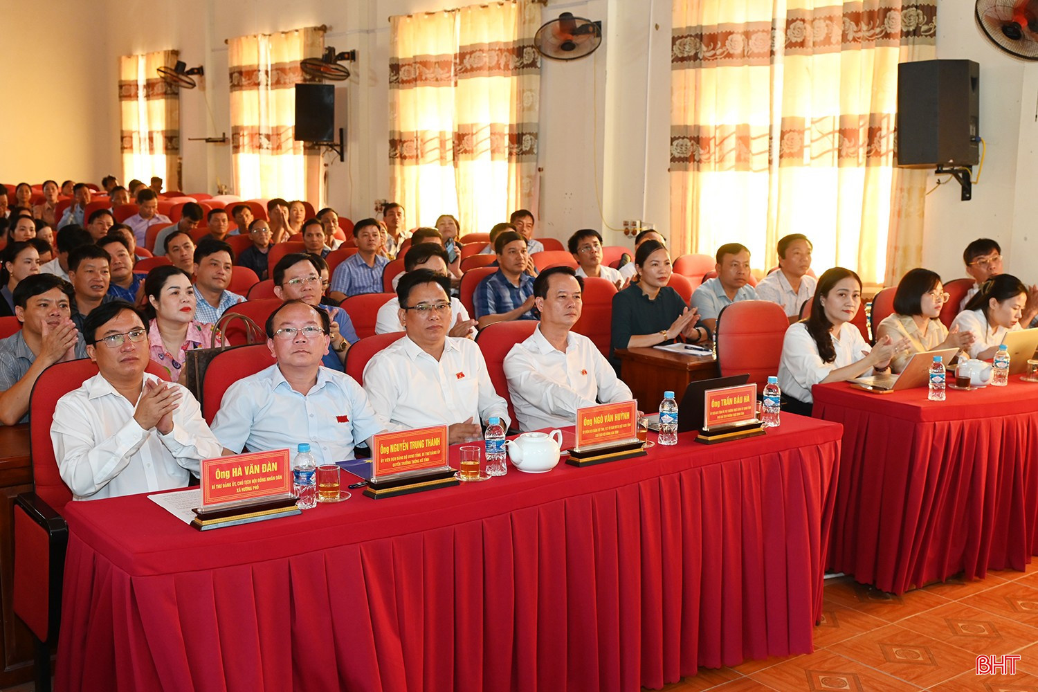 Cử tri kiến nghị nhiều vấn đề liên quan vận hành chính quyền 2 cấp và đầu tư hạ tầng cơ sở