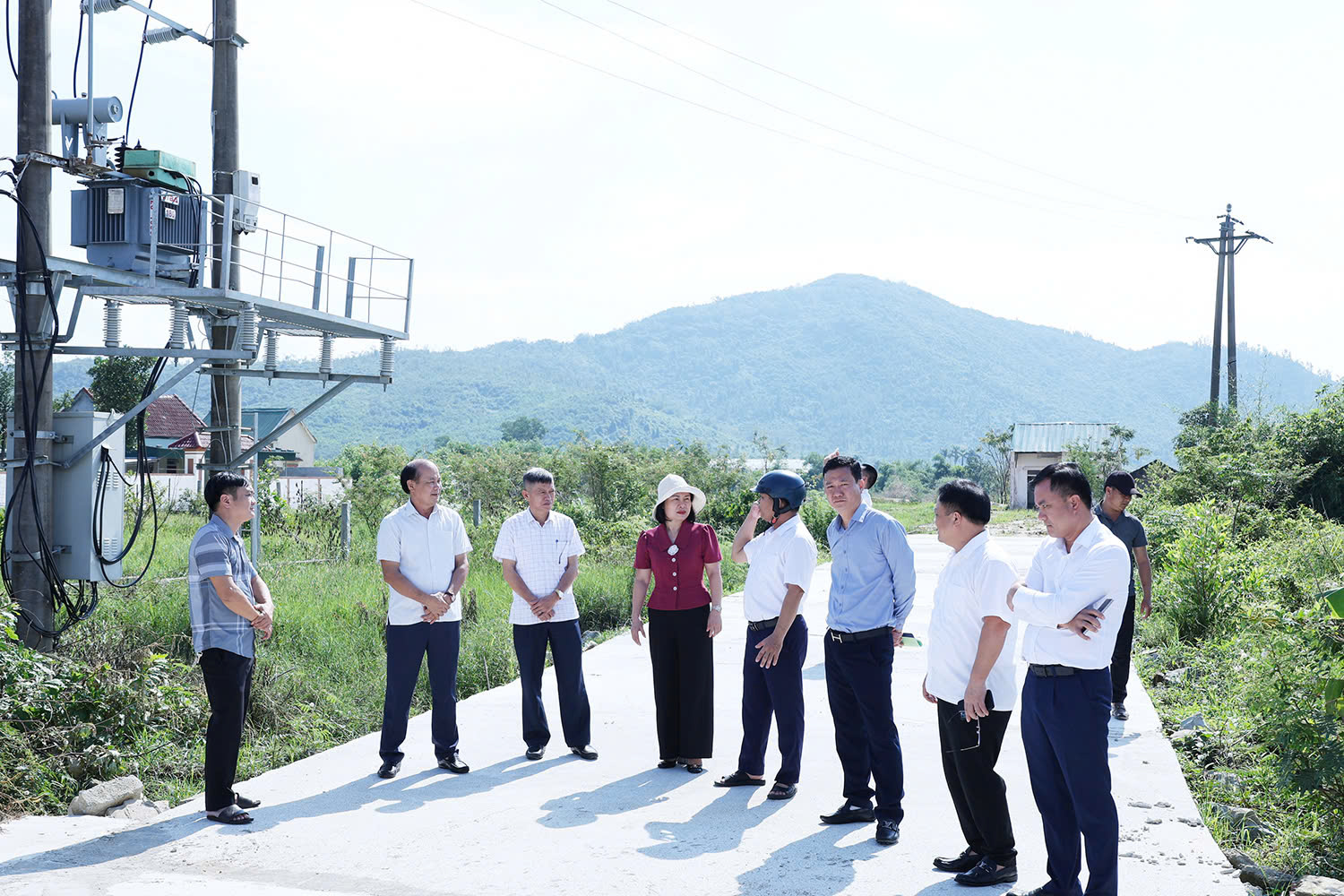 Ban Kinh tế - Ngân sách HĐND tỉnh khảo sát thực trạng bán lẻ điện tại HTX dịch vụ điện Xuân Viên