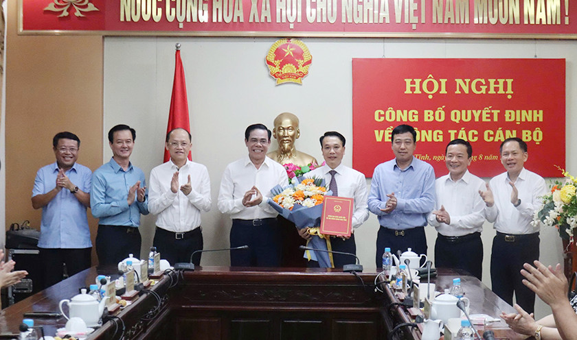 Ông Nguyễn Huy Hùng được bổ nhiệm chức vụ Chánh Văn phòng Đoàn ĐBQH và HĐND tỉnh