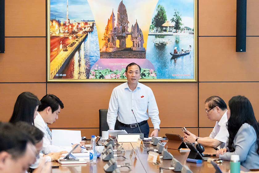 Phát triển toàn diện giáo dục và đào tạo, xây dựng xã hội học tập