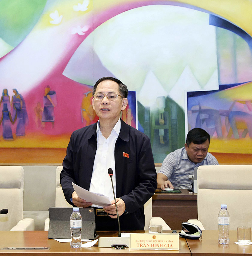 Đoàn ĐBQH tỉnh thảo luận tổ cơ chế, chính sách về đất đai; công tác hội nhập quốc tế và chủ trương xây dựng Cảng hàng không quốc tế Gia Bình