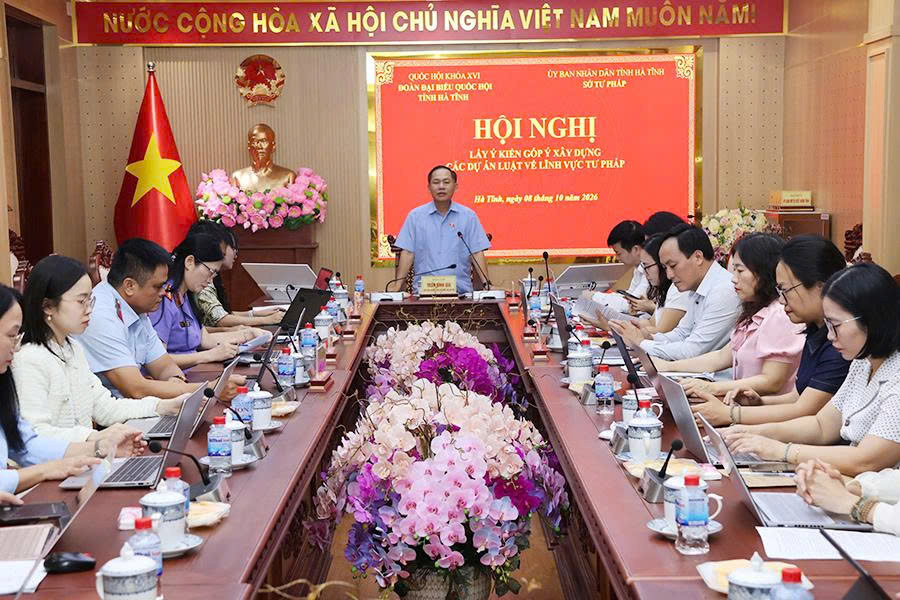 Đoàn ĐBQH Hà Tĩnh góp ý 4 dự án luật lĩnh vực tư pháp trình Quốc hội
