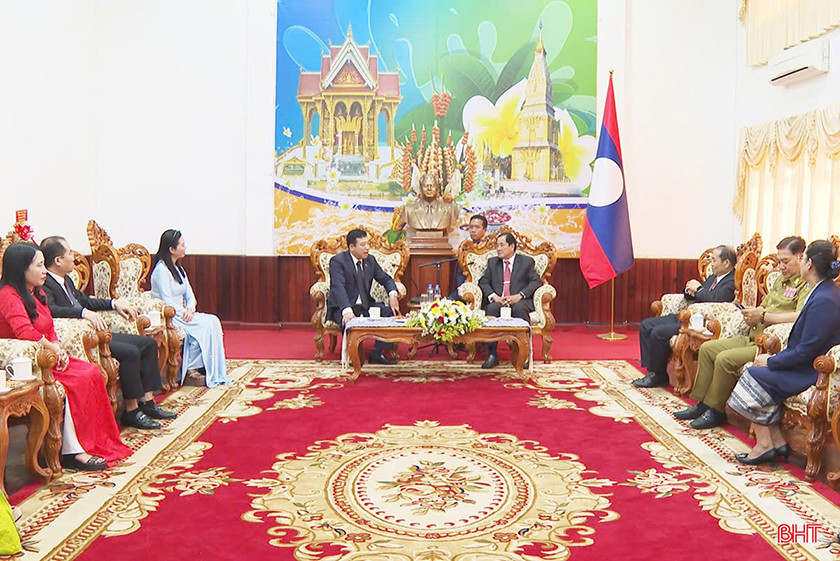 Hà Tĩnh chúc Tết Bunpimay tỉnh Bolikhămxay, vun đắp tình hữu nghị Việt – Lào