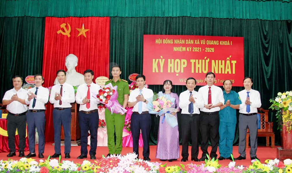 Kỳ họp thứ Nhất HĐND xã Vũ Quang khóa I nhiệm kỳ 2021-2026: Vì một Vũ Quang phát triển nhanh, bền vững