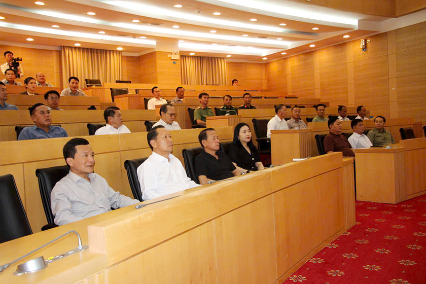 Đoàn đại biểu nước CHDCND Lào tham quan Khu kinh tế Vũng Áng