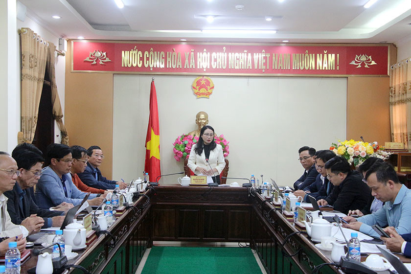 Khẩn trương rà soát, hoàn thiện tờ trình, dự thảo Nghị quyết về Đề án kiện toàn tổ chức và hoạt động của Quỹ Hỗ trợ nông dân tỉnh