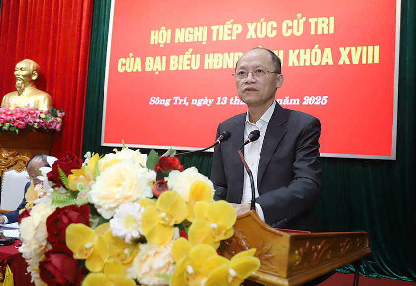 Phó Bí thư Thường trực Tỉnh ủy, Chủ tịch HĐND tỉnh Nguyễn Hồng Lĩnh tiếp xúc cử tri địa phận TX Kỳ Anh cũ