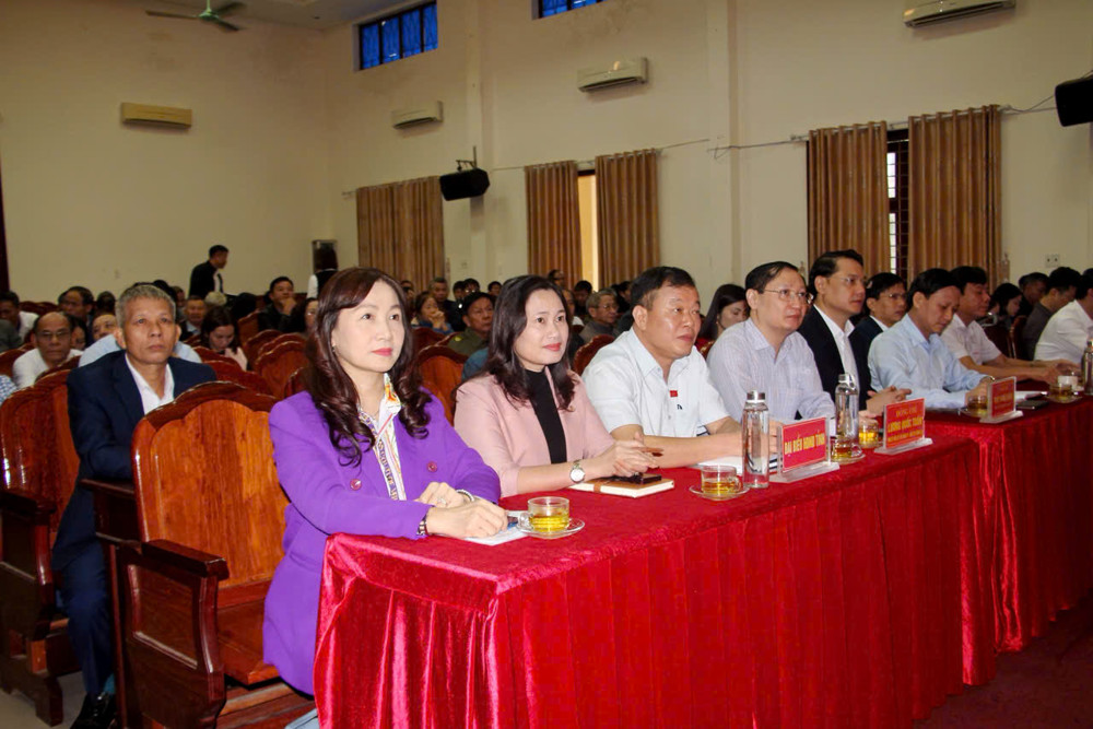 Cử tri Hương Sơn đề nghị đẩy nhanh tiến độ hoàn thiện thi công dự án cải tạo, nâng cấp Quốc lộ 8C