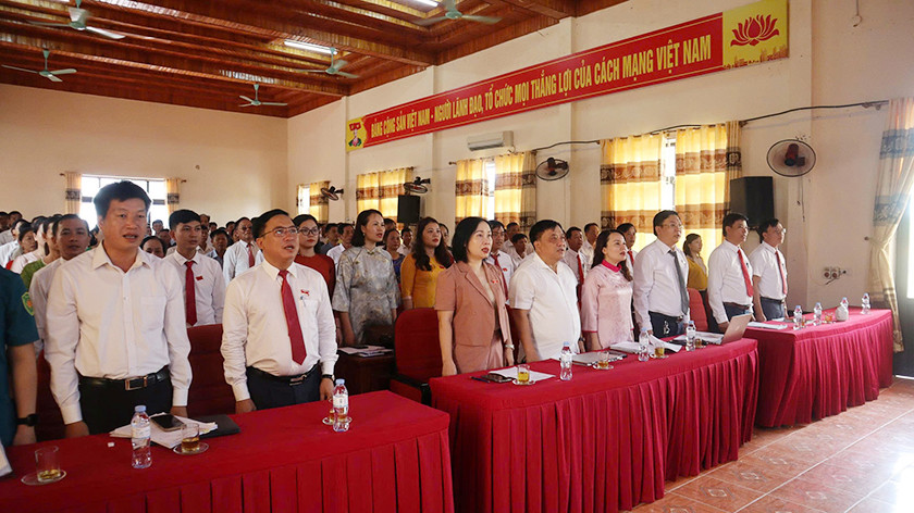 Khai mạc trọng thể kỳ họp thứ 2, HĐND xã Hương Phố khóa I