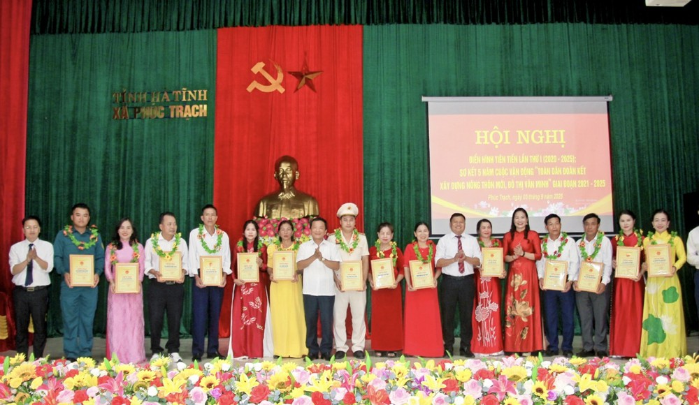 9 tập thể và 22 cá nhân được vinh danh tại Hội nghị điển hình tiên tiến xã Phúc Trạch