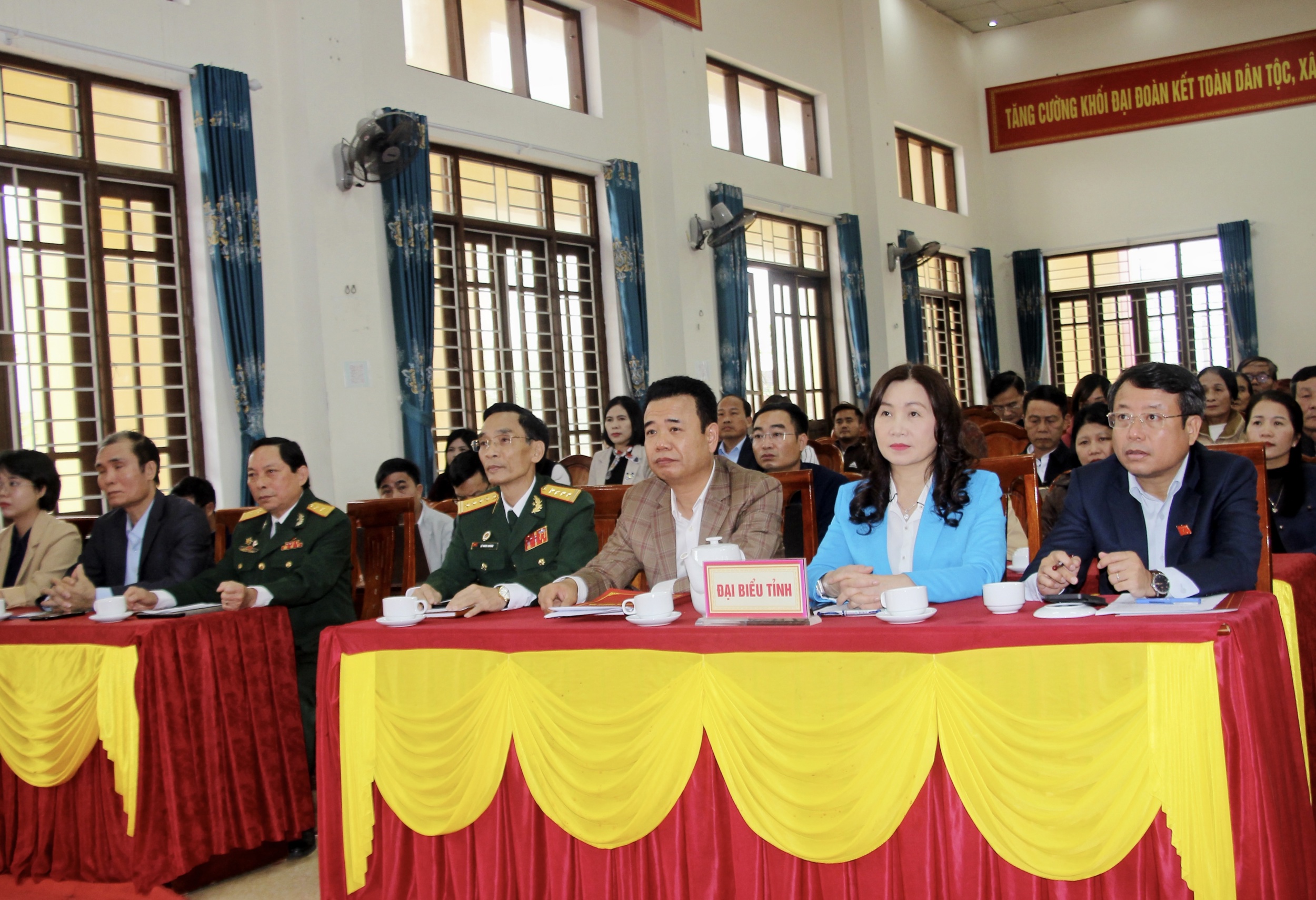 Phó Chủ tịch Thường trực Hội đồng nhân dân tỉnh tiếp xúc cử tri, vận động bầu cử