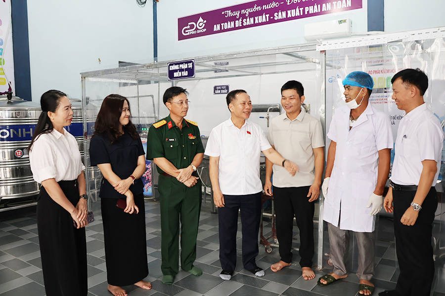 Khảo sát thực tế việc bảo đảm an toàn thực phẩm tại cơ sở sản xuất nước uống đóng chai