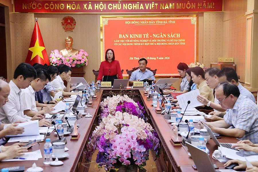 Ban Kinh tế - Ngân sách làm việc về các nội dung trình HĐND tỉnh 