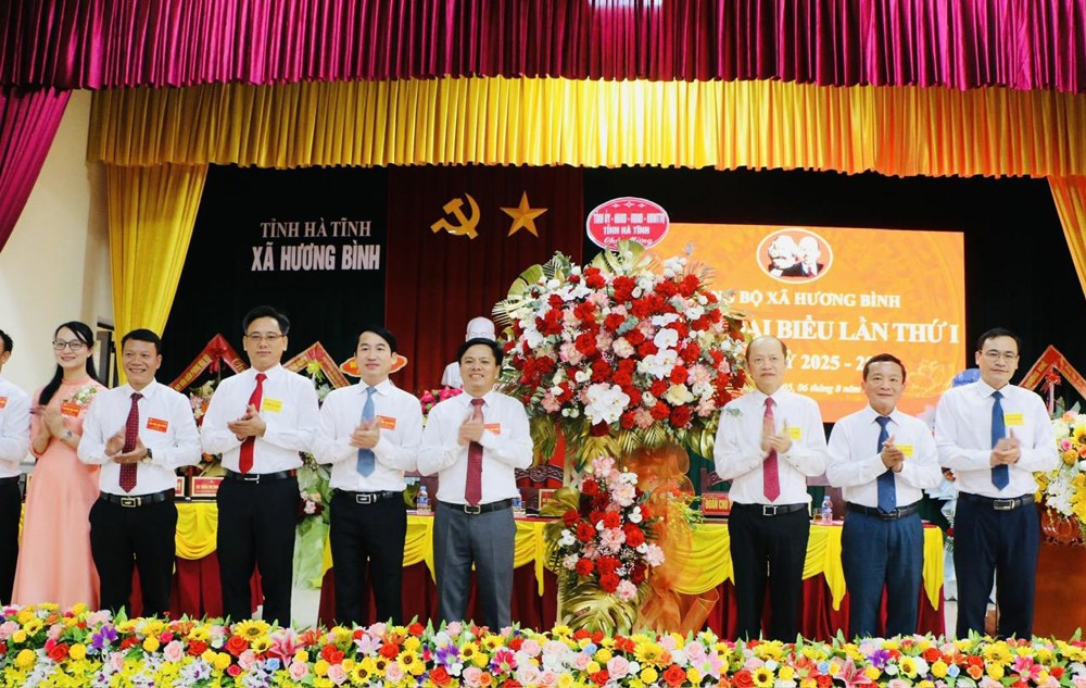 Xây dựng bộ máy chính quyền hoạt động hiệu năng, hiệu lực, hiệu quả, phục vụ hoạt động của Nhân dân