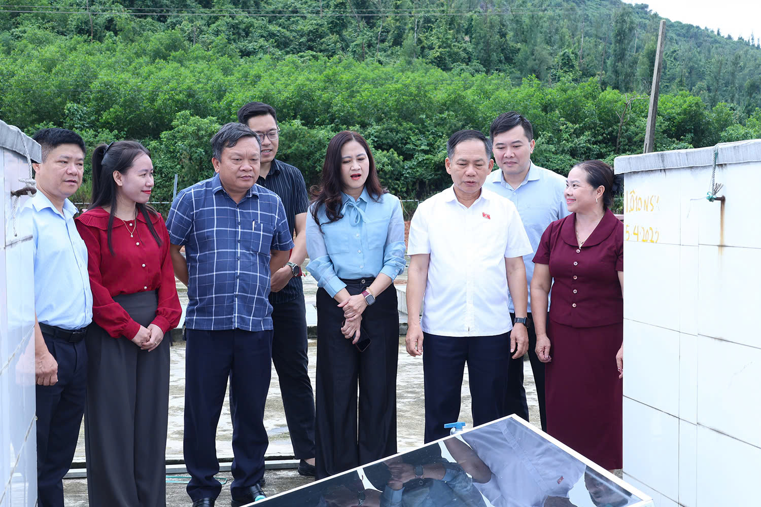 Đoàn ĐBQH Hà Tĩnh khảo sát việc thực hiện quy định về an toàn thực phẩm tại cơ sở sản xuất