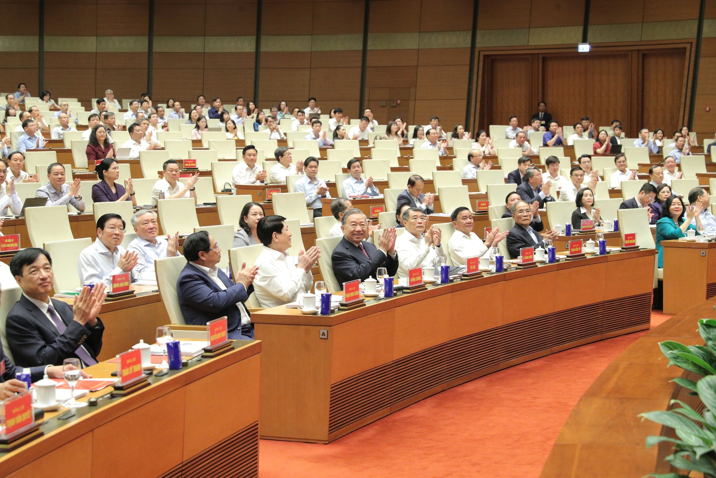 Đưa nghị quyết Trung ương vào cuộc sống bằng hành động quyết liệt, hiệu quả