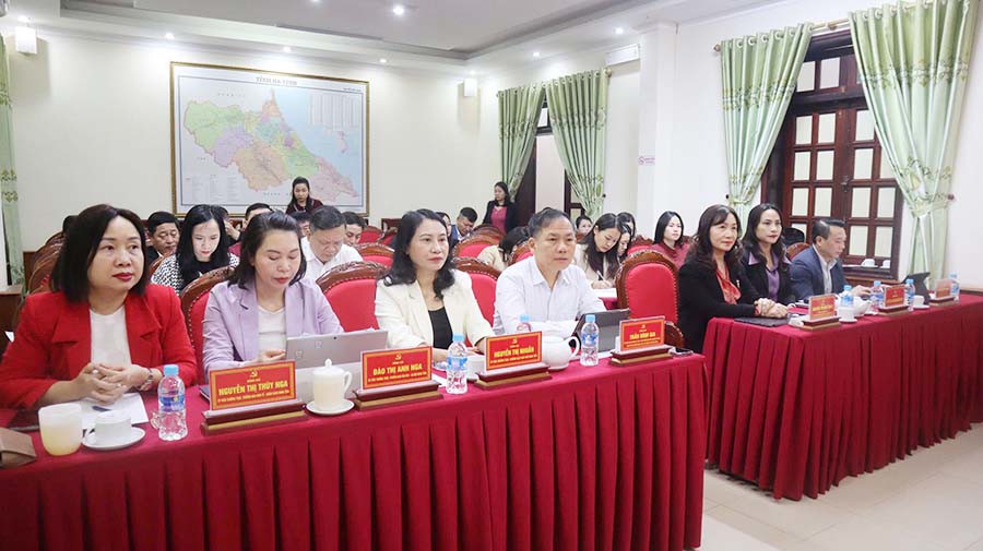 Đảng bộ HĐND tỉnh sinh hoạt chuyên đề học tập và làm theo Bác gắn với nâng cao chất lượng tham mưu, ban hành nghị quyết