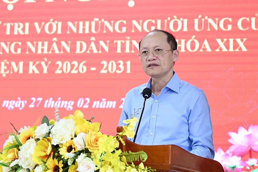 Phó Bí thư Thường trực Tỉnh ủy Nguyễn Hồng Lĩnh và 7 ứng cử viên HĐND tỉnh tiếp xúc cử tri
