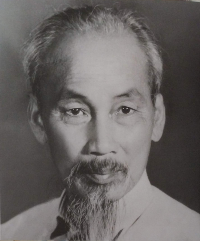 Chân dung Chủ tịch Hồ Chí Minh - bức ảnh được chọn in trong sách